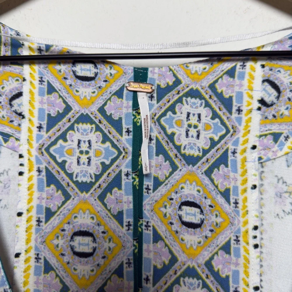 Free People Women Lola Floral Top Large Blue Patchwork Paisley‎ Button Front
